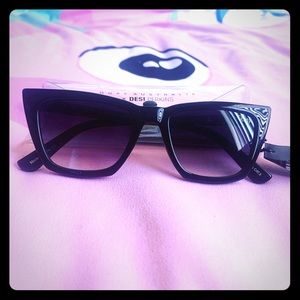 Quay Australia glasses. New.